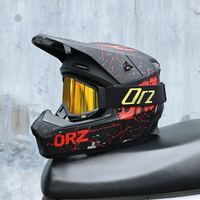 Black Red Splatter – Gold Lens